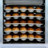 4 Common Applications of Baking Racks
